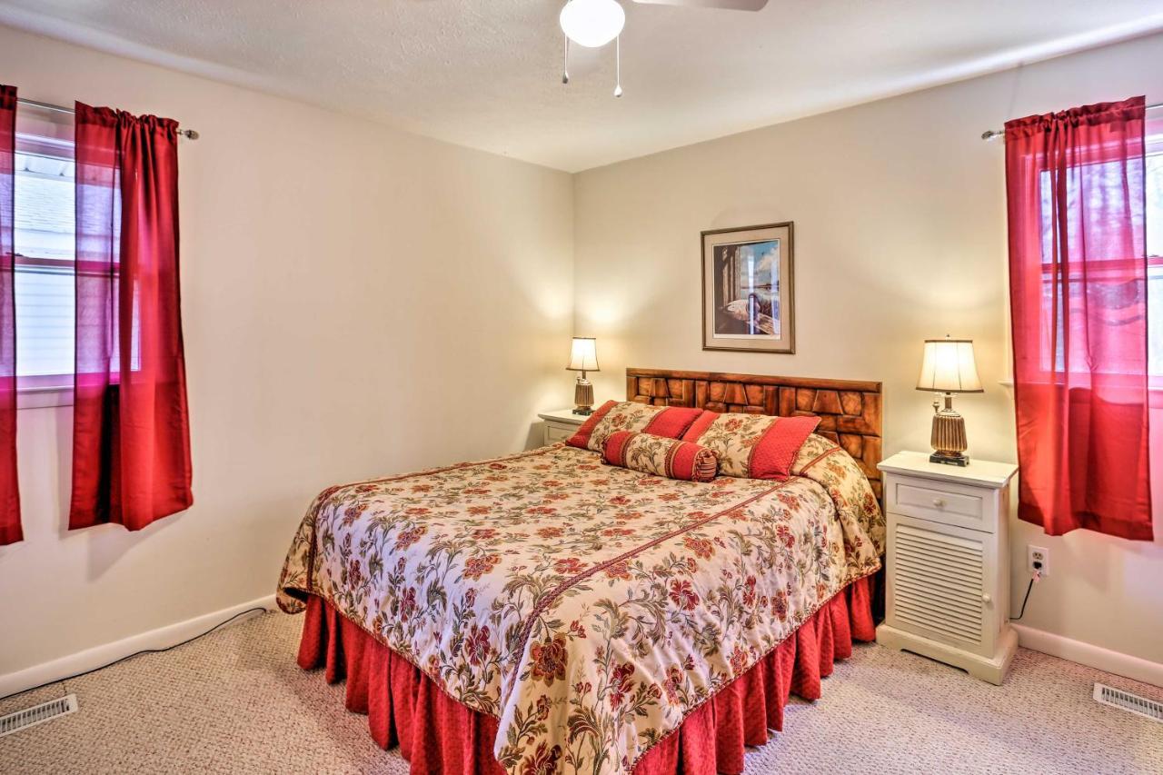 Lake Waccamaw Home With Fenced Yard And Shared Pier! Εξωτερικό φωτογραφία